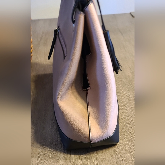 Adrienne Vittadini Tote - Picture 4 of 12